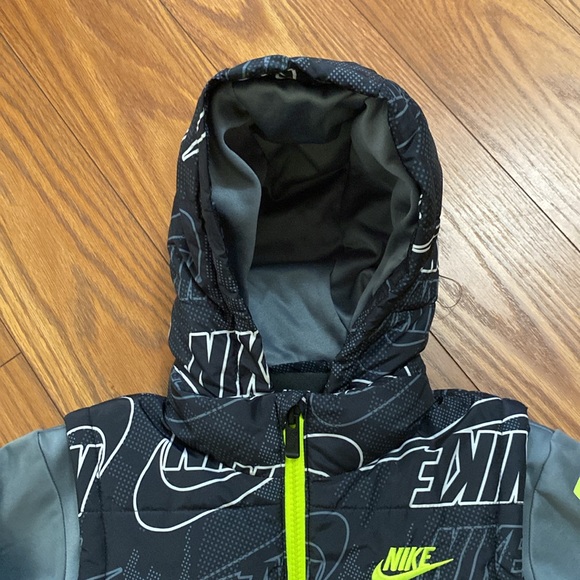 Nike Therma boys full zip puffer hoodie padded mock vest jacket black / volt M - Picture 4 of 13